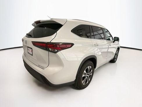 Certified 2026 Toyota Highlander XLE AWD/4WD image 7