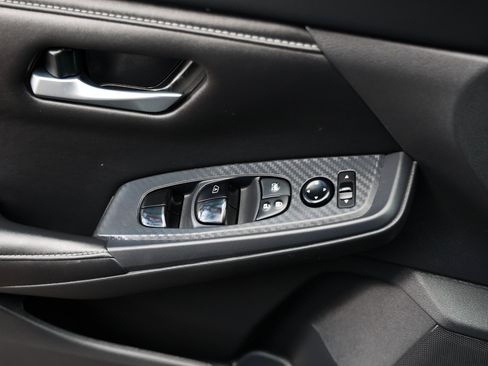 Used 2025 Nissan Sentra SV image 44