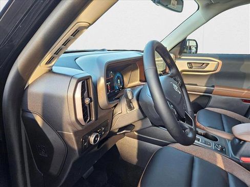 New 2025 Ford Bronco Sport Outer Banks image 3