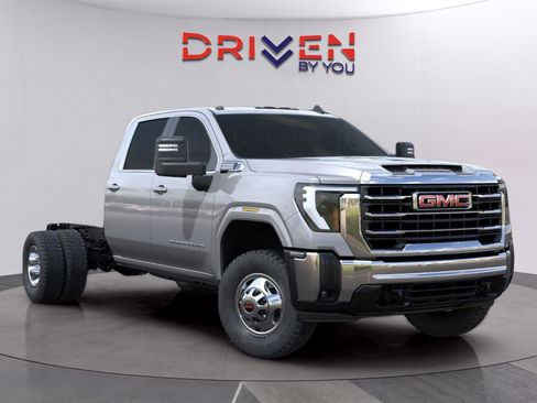 New 2026 GMC Sierra 3500 SLE image 8