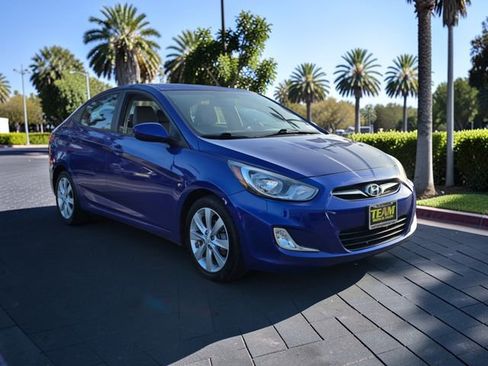 Used 2013 Hyundai Accent GLS w/ Premium Pkg image 4