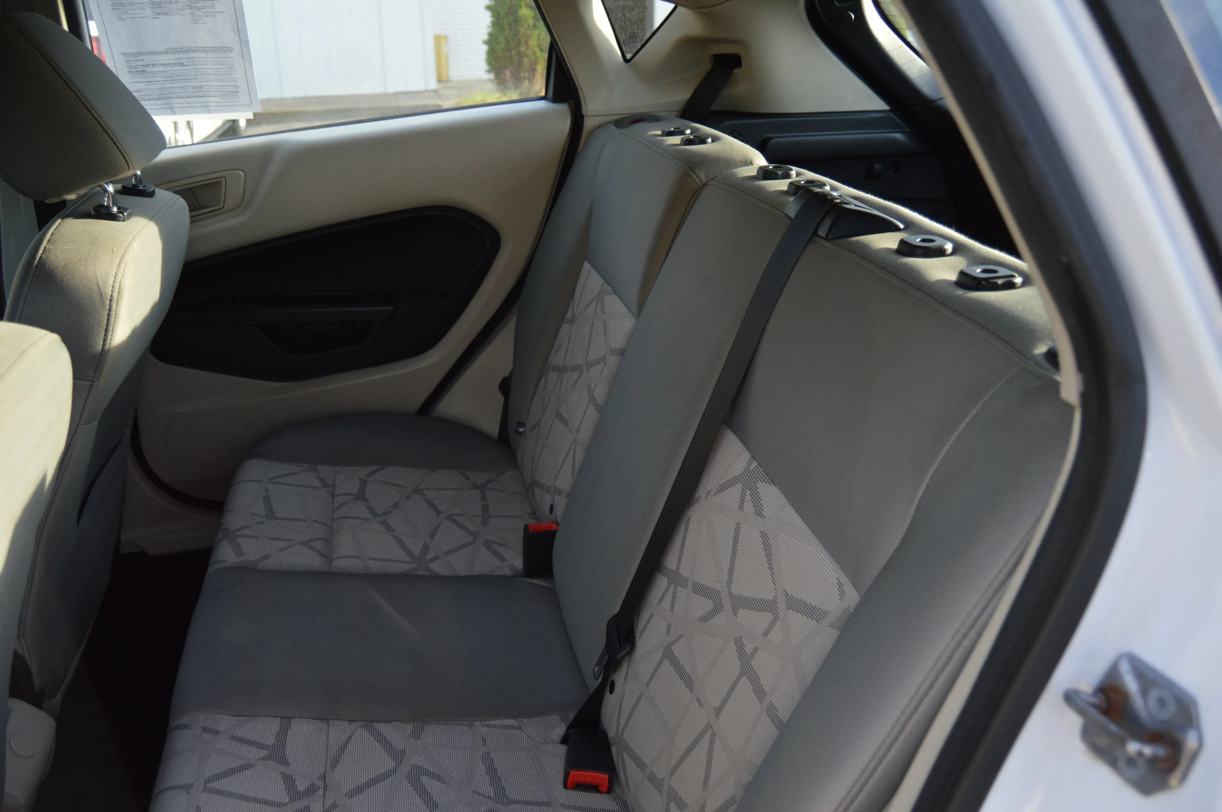 Used 2013 Ford Fiesta SE w/ Super Fuel Economy Pkg FWD image 19