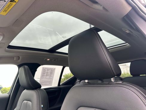 Certified 2024 Volvo XC40 B5 Ultimate w/ Climate Package image 3