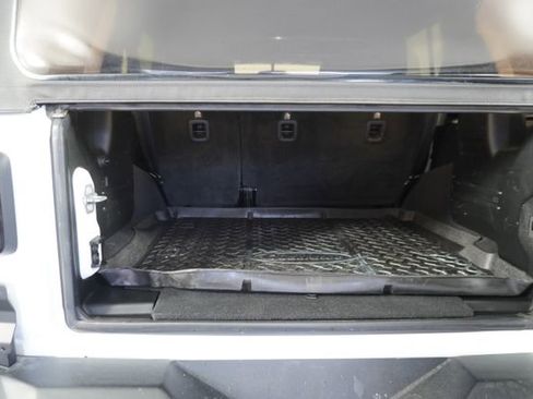 Used 2018 Jeep Wrangler Unlimited Sport S image 35