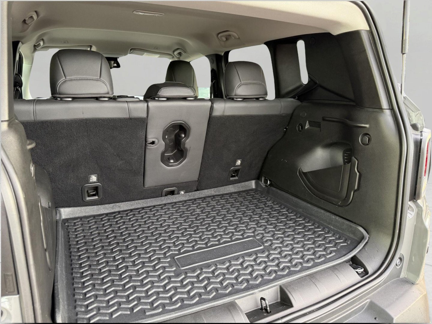 Used 2022 Jeep Renegade Limited AWD/4WD image 16