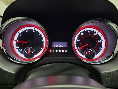 Used 2019 Dodge Grand Caravan SXT image 23