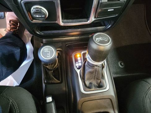 Used 2019 Jeep Wrangler Sport image 56