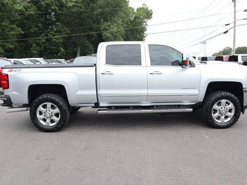 Used 2019 Chevrolet Silverado 2500 LTZ w/ Duramax Plus Package AWD/4WD image 4