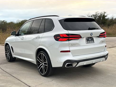 Certified 2025 BMW X5 xDrive40i w/ M Sport Package image 6