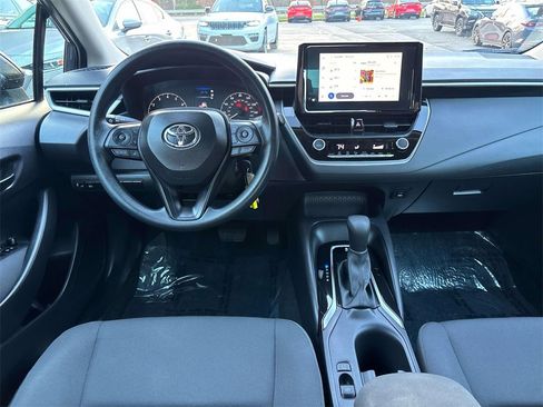 Used 2025 Toyota Corolla LE image 14