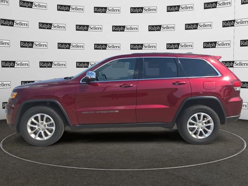 Used 2022 Jeep Grand Cherokee Laredo E w/ Security & Convenience Group image 3