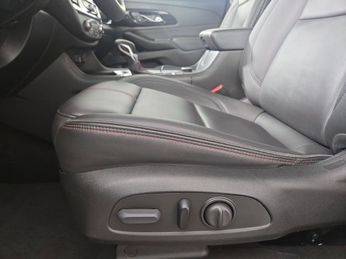 Certified 2023 Chevrolet Traverse RS image 33