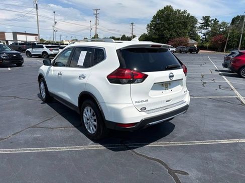 Used 2017 Nissan Rogue SV AWD/4WD image 5