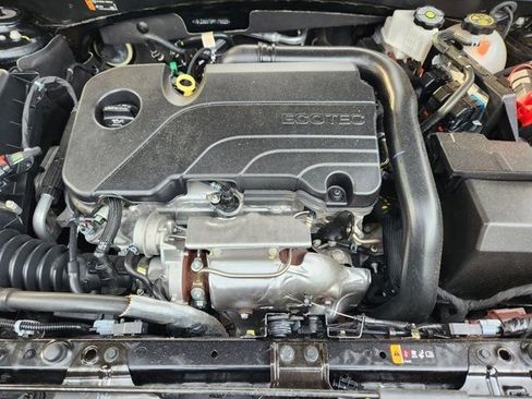 Used 2023 Chevrolet Malibu RS image 31