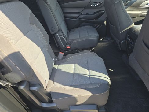 Used 2020 Chevrolet Traverse LT FWD image 18
