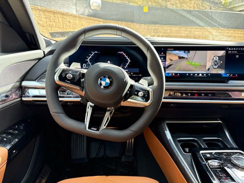 Used 2026 BMW 740i xDrive w/ Premium Package AWD/4WD image 10