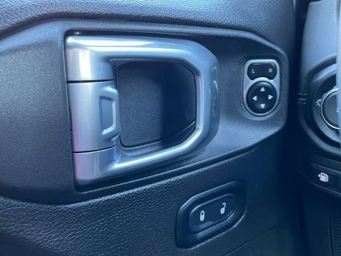 Used 2024 Jeep Wrangler Unlimited Rubicon 4xe image 31