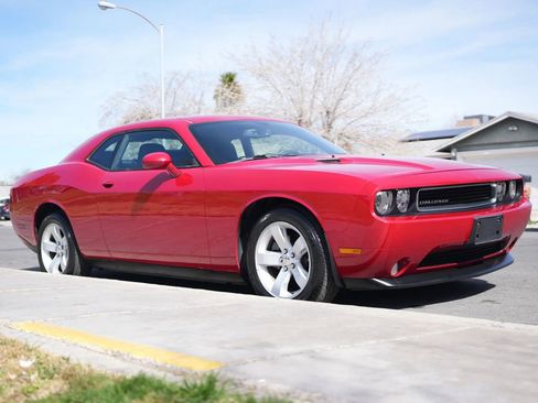 Used 2013 Dodge Challenger SXT Plus image 15