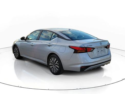 Used 2024 Nissan Altima 2.5 SV image 3