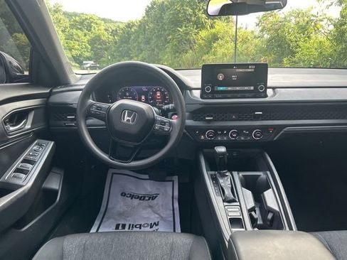 Used 2025 Honda Accord SE image 23