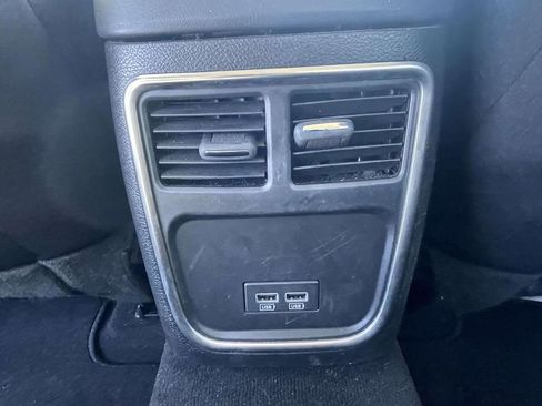 Used 2023 Chrysler 300 Touring image 10