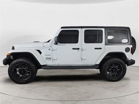 Used 2019 Jeep Wrangler Unlimited Sahara image 2
