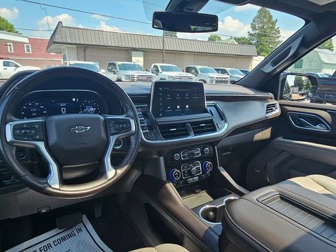 Used 2022 Chevrolet Tahoe Z71 w/ Luxury Package AWD/4WD image 18