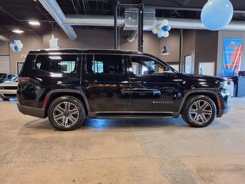 Used 2022 Jeep Wagoneer Series III w/ Flexible Seating Group image 9