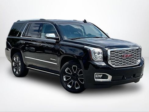 Used 2020 GMC Yukon Denali w/ Denali Ultimate Black Edition AWD/4WD image 13