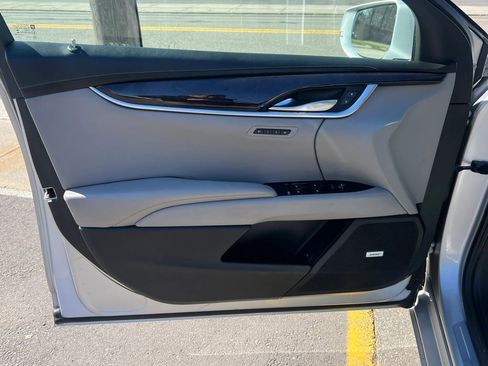 Used 2017 Cadillac XTS Luxury image 11