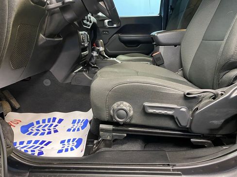 Used 2020 Jeep Wrangler Sport image 14