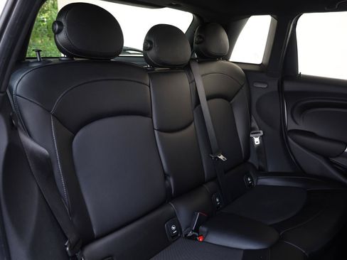 Used 2015 MINI Cooper 4-Door Hardtop FWD image 24
