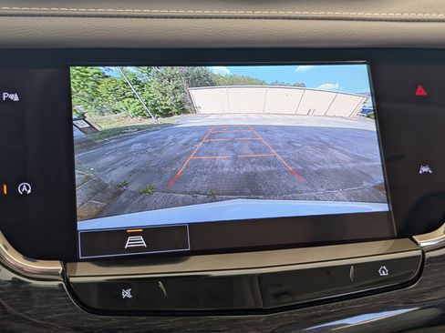 Used 2025 Cadillac XT6 Premium Luxury image 27