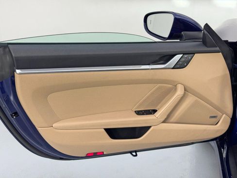 Used 2022 Porsche 911 Targa 4S w/ Premium Package image 43