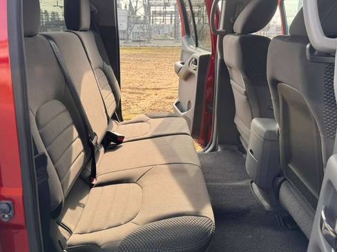 Used 2012 Nissan Frontier SV w/ Sport Appearance Pkg image 11