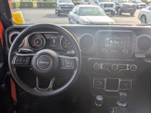 Used 2018 Jeep Wrangler Unlimited Sport image 18