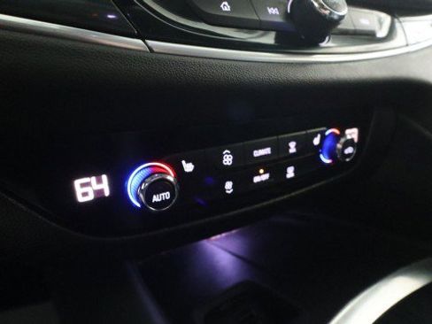 Used 2021 Buick Enclave Essence w/ Sound and Sites Package image 20