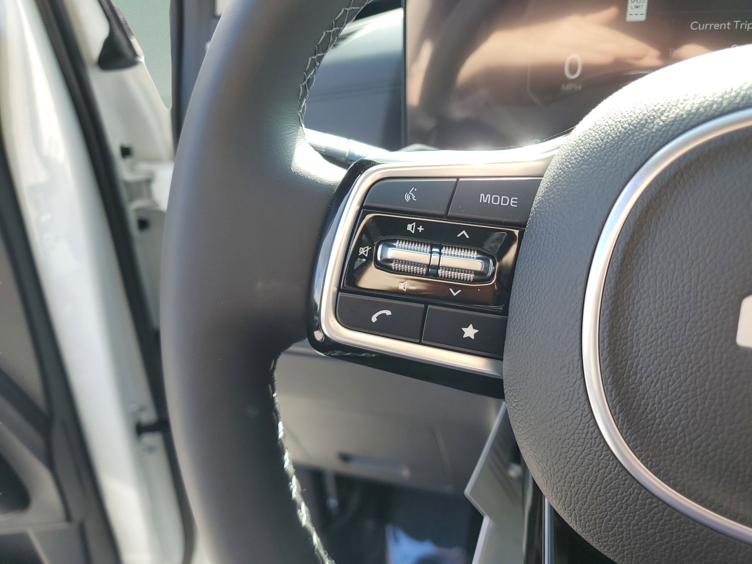 New 2026 Kia Carnival SX Prestige FWD image 25