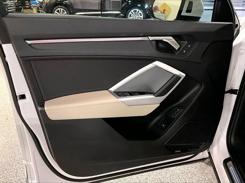 Used 2025 Audi Q3 2.0T Premium Plus w/ Premium Plus Package image 19