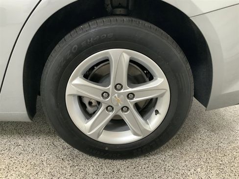 Used 2023 Chevrolet Malibu LT image 9