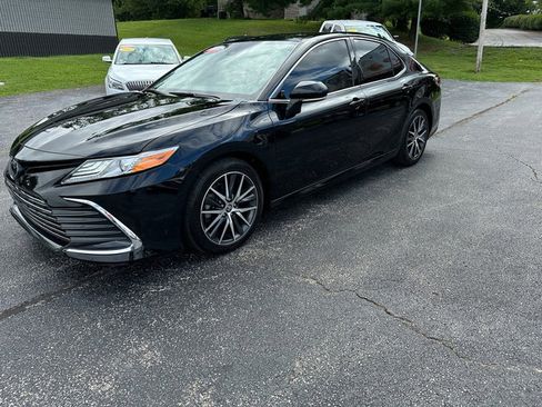 Used 2023 Toyota Camry XLE w/ Navigation Package image 2