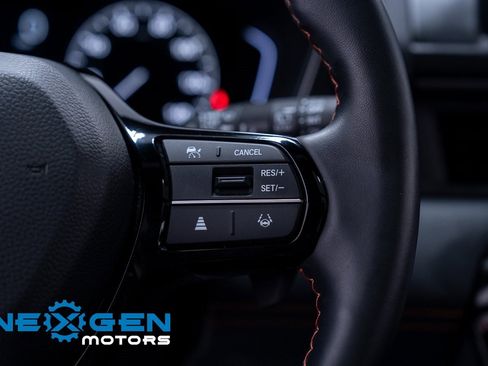 Used 2025 Honda Pilot TrailSport image 17