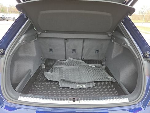 Used 2023 Audi Q3 2.0T Premium Plus w/ Premium Plus Package image 9