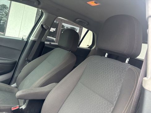 Used 2022 Chevrolet Trax LS w/ Tint and Cruise Package image 3