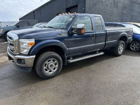 Used 2016 Ford F250 XLT w/ XLT Premium Package image 2