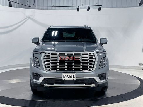 Used 2025 GMC Yukon XL Denali AWD/4WD image 9