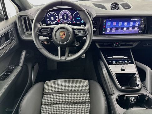 Certified 2026 Porsche Cayenne GTS AWD/4WD image 24