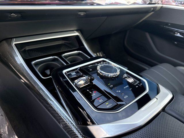 Certified 2023 BMW i7 xDrive60 AWD/4WD image 28