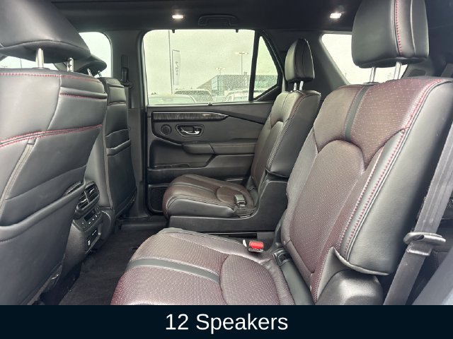 Used 2025 Honda Pilot Black Edition image 12