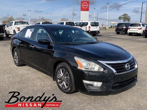Used 2015 Nissan Altima 2.5 S w/ Sport Value Package image 1